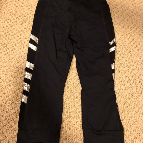 Forever 21 mesh side workout Capri - Picture 1 of 2